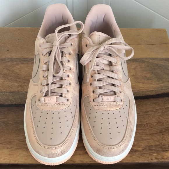 2018 Nike Air Force 1 sneakers worn once! Rose and rose gold! - Picture 4 of 17